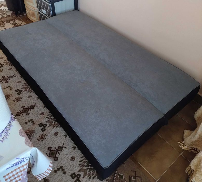 Диван с опция за сън