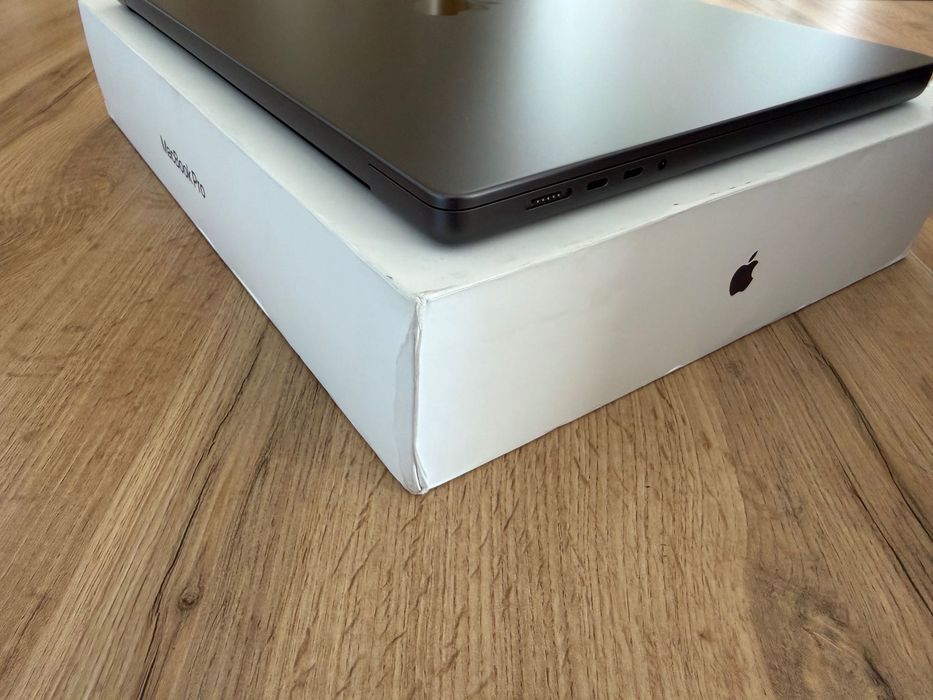 MacBook Pro 16" M4 MAX 16-CPU, 40-GPU, 64 RAM, 1TB SSD NANO Display, В ГАРАНЦИЯ
