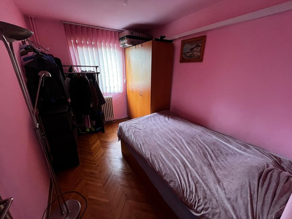 Vand apartament cu 3 camere