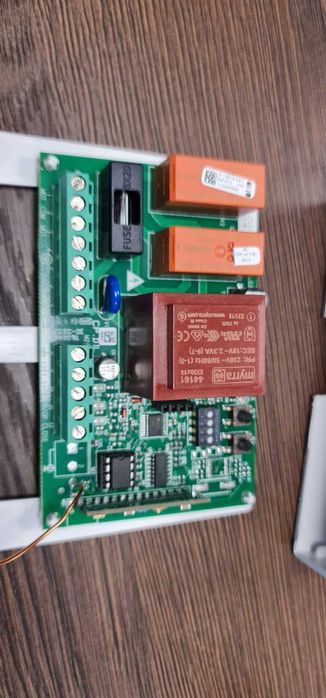 Автоматика за секционна врата Beninca