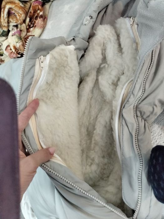 Продам детский комбинезон осень зима