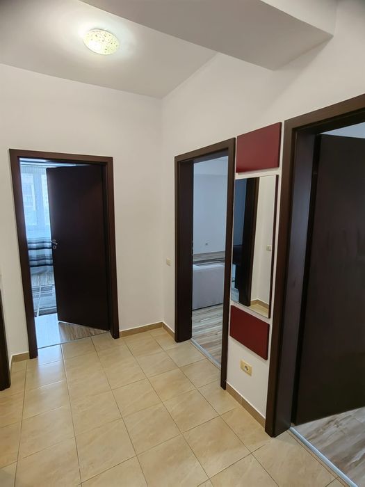Închiriez apartament 3 camere Str. Valea Oltului
