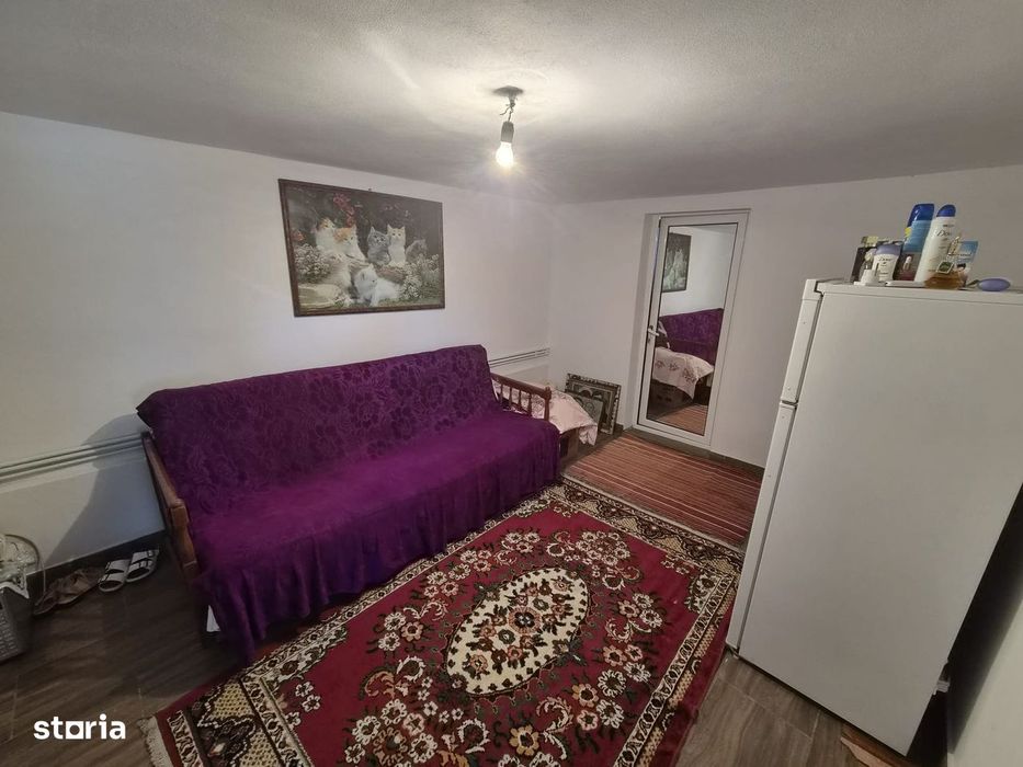 Casă de vânzare în comuna Valea Danului, sat Vernești, județ Argeș.