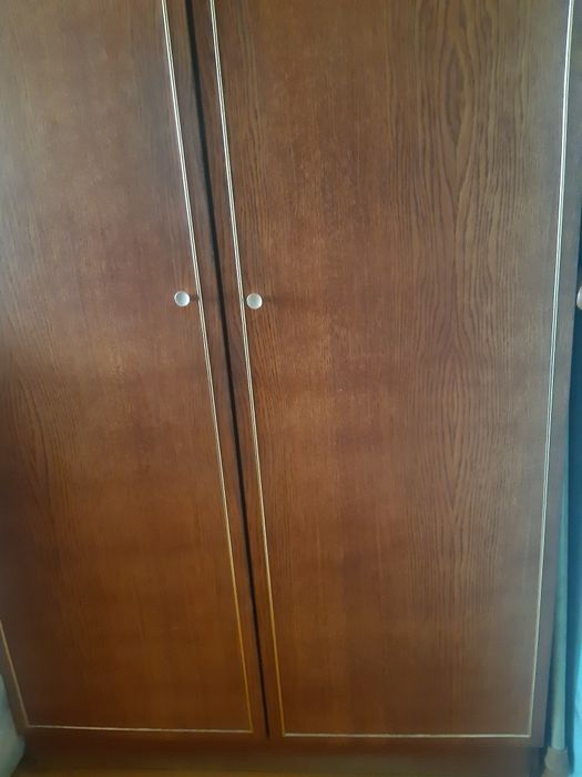 Кухонный подвесной шкаф