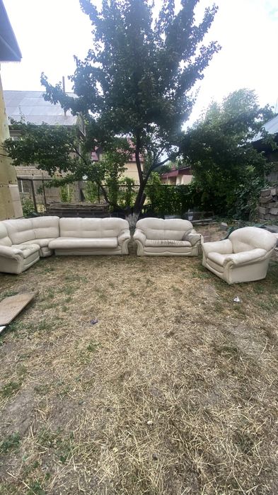 диван и кресло в комлекте