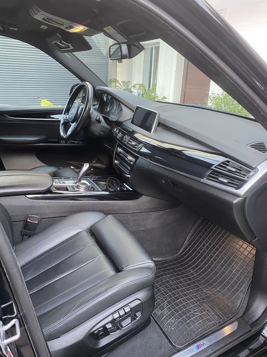 Bmw x 5 F15 pachet M full de fabrica ,benzina 2,0 !