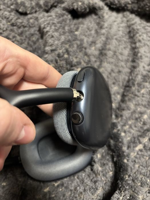 AirPods Max garantie valabila