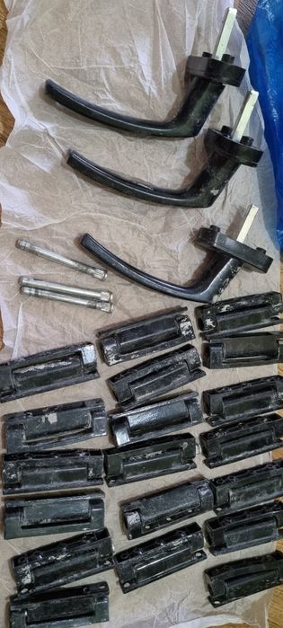 Петли для окон черные бу