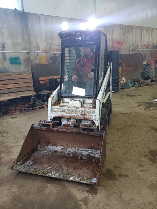 Incarcator frontal  Bobcat 463