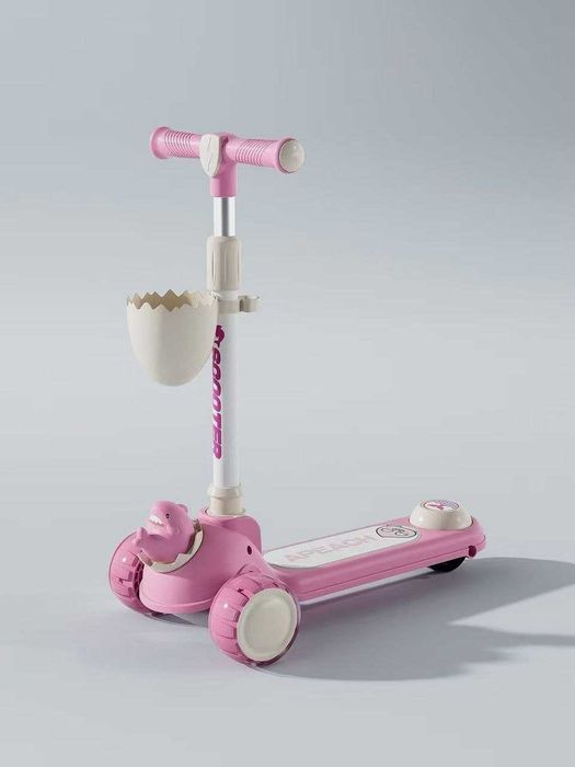 Новые самокаты в магазине.