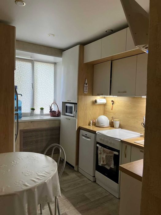 Продам 3 ком Момышулы 111