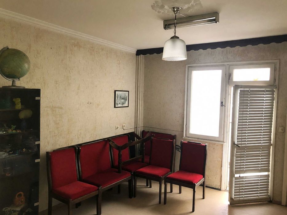 Продавам тристаен апартамент в възраждане - снимка 3