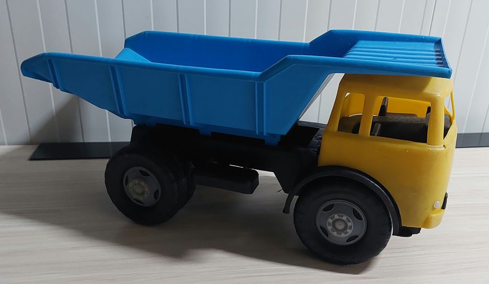 Камион-самосвал от Соца 3 бр