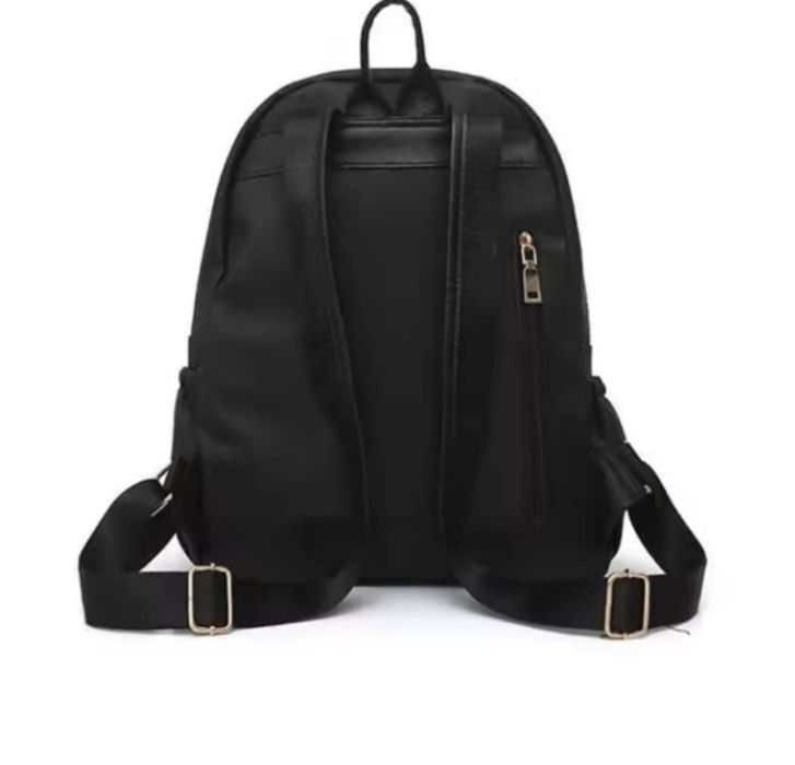 Спортно-елегантна дамска раница за всекидневна употреба