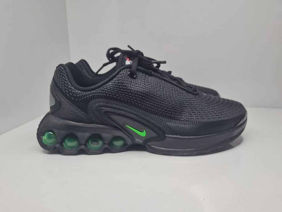 Маратонки Nike Air Max DN 

Чисто нови  с кутия. 

Размер 38 стелка 24
