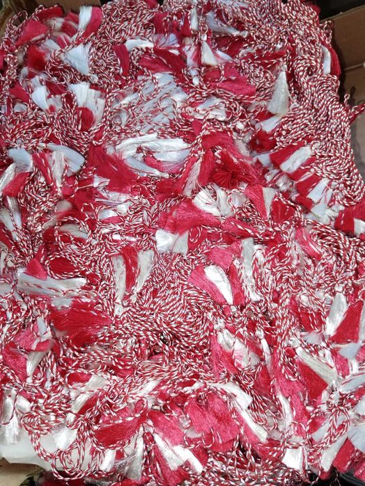 Продавам мартеници