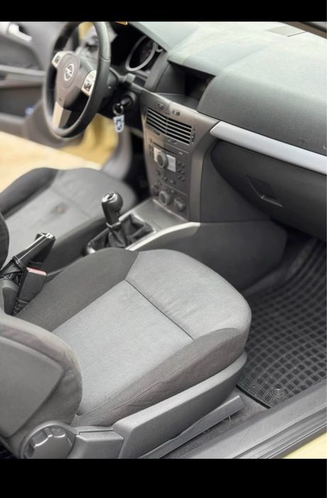 Opel astra h gtc