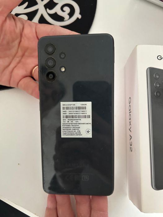 Телефон Самсунг А 32