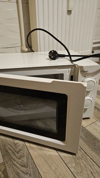 Cuptor cu microunde Exquisit MW717-7, 700W
