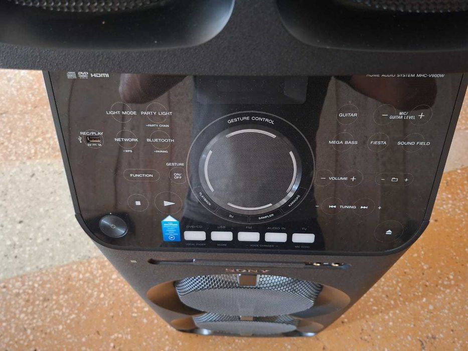 Продаю музыкальный центр