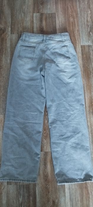 женские джинсы серые