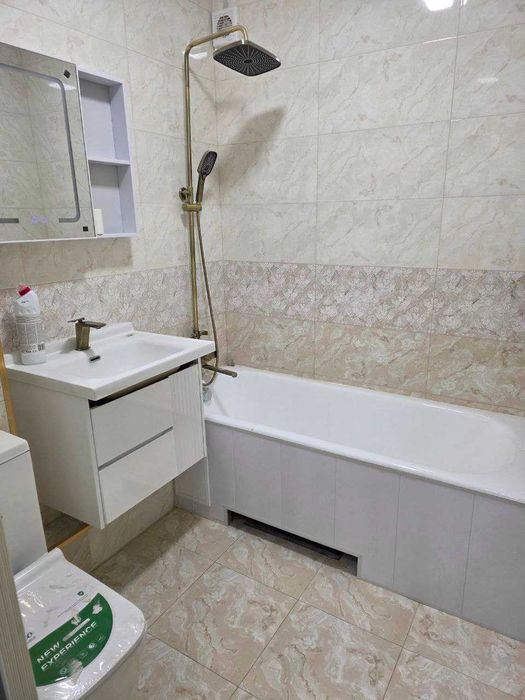 Срочно! Продам Ц-2 4-комнатную квартиру с новым свежим ремонтом 4/3/4