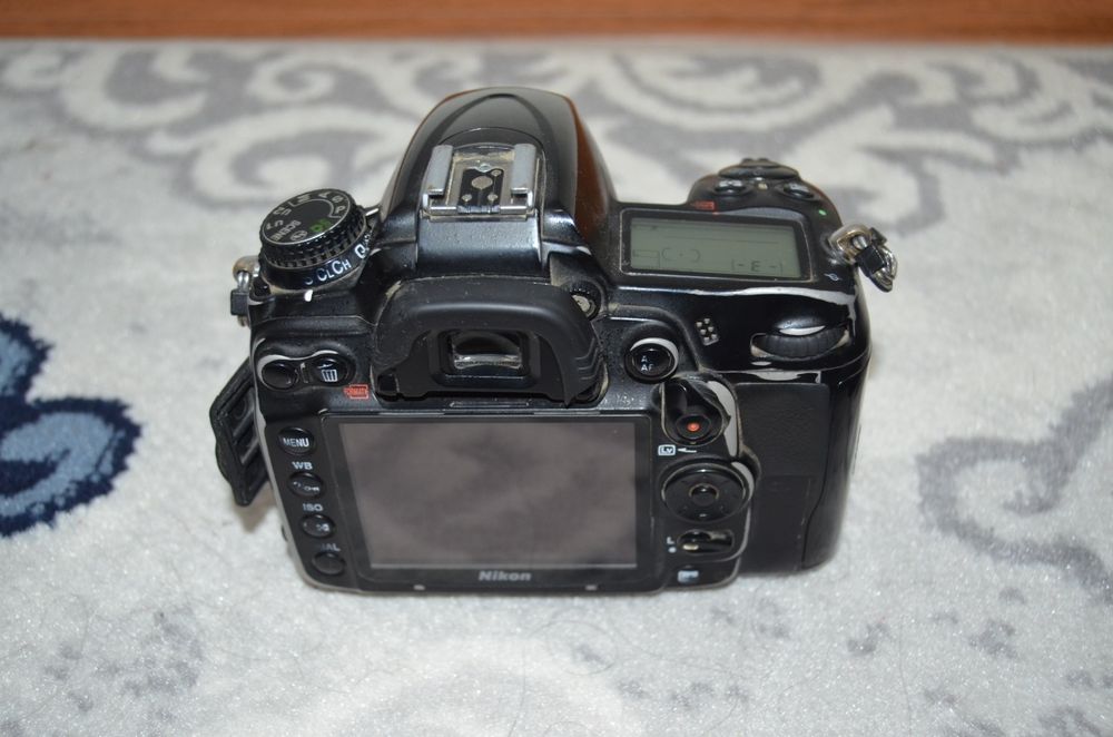 Nikon d7000 sotiladi