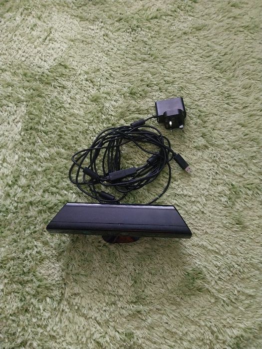 Продавам kinekt за xbox 360