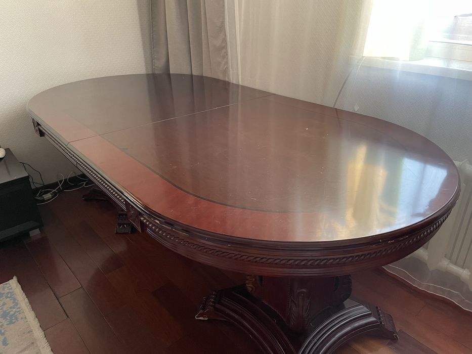 Стол в хорошем состояний