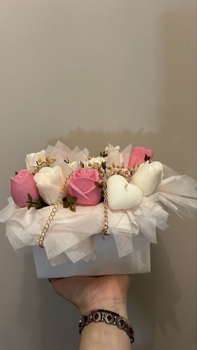 Aranjament floral handmade din ceară de soia !
