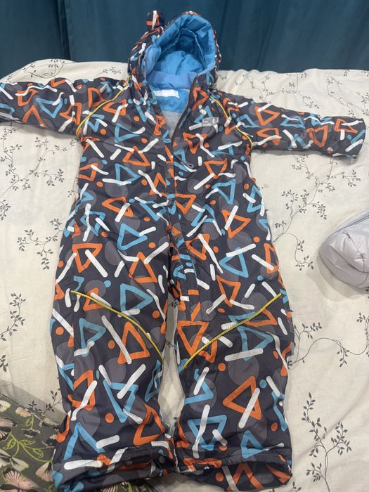 Продам комбинезон осенний