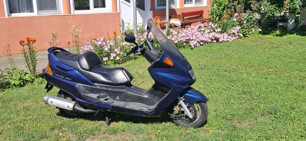 Se vinde yamaha majesty 250