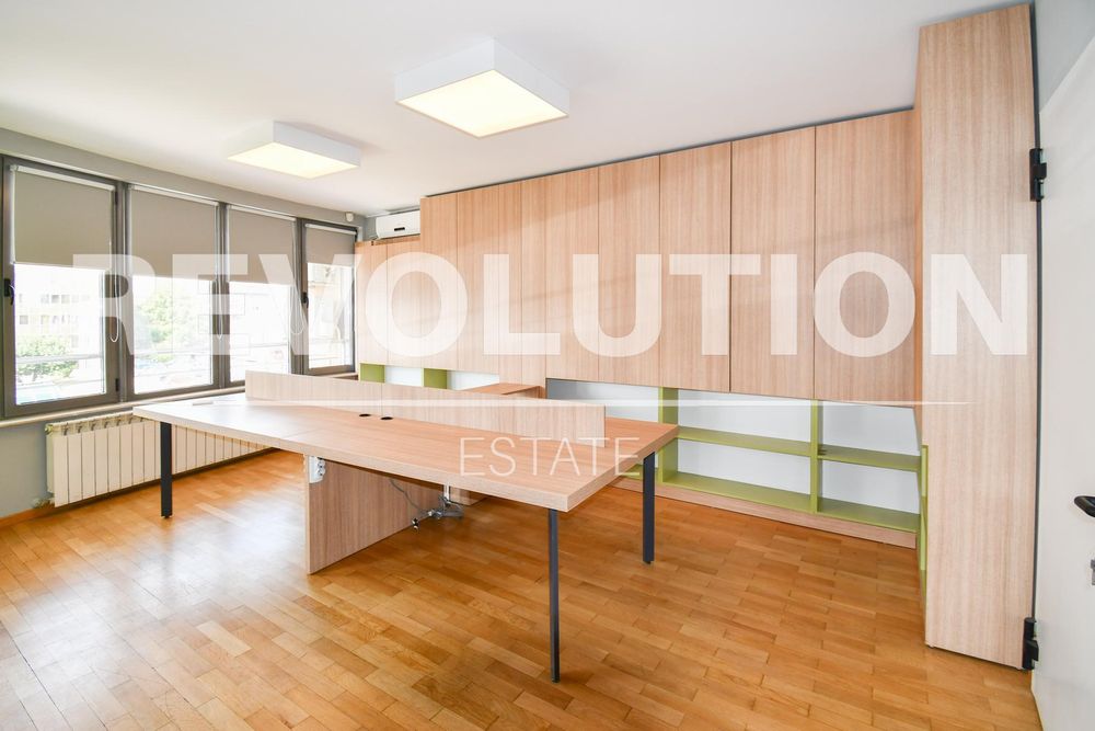 Дава се под наем Офис в София, Изток - 95 кв.м за 850 € - Снимка #2