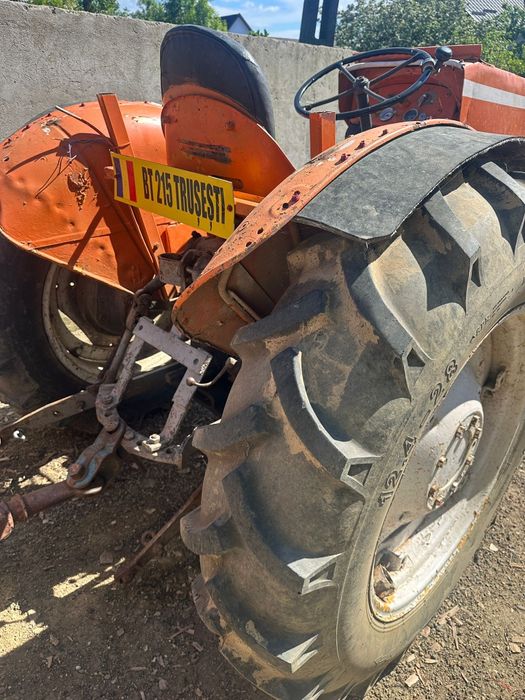 Vând tractor fiat 411R 45 cai