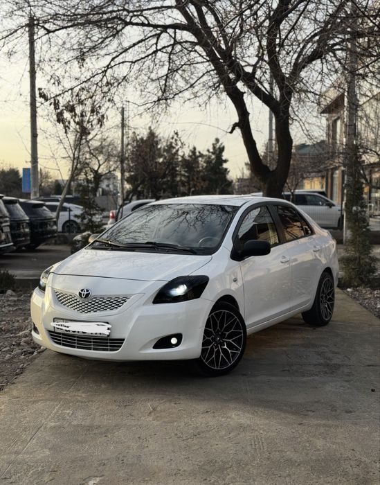 Tayota Yaris 2008