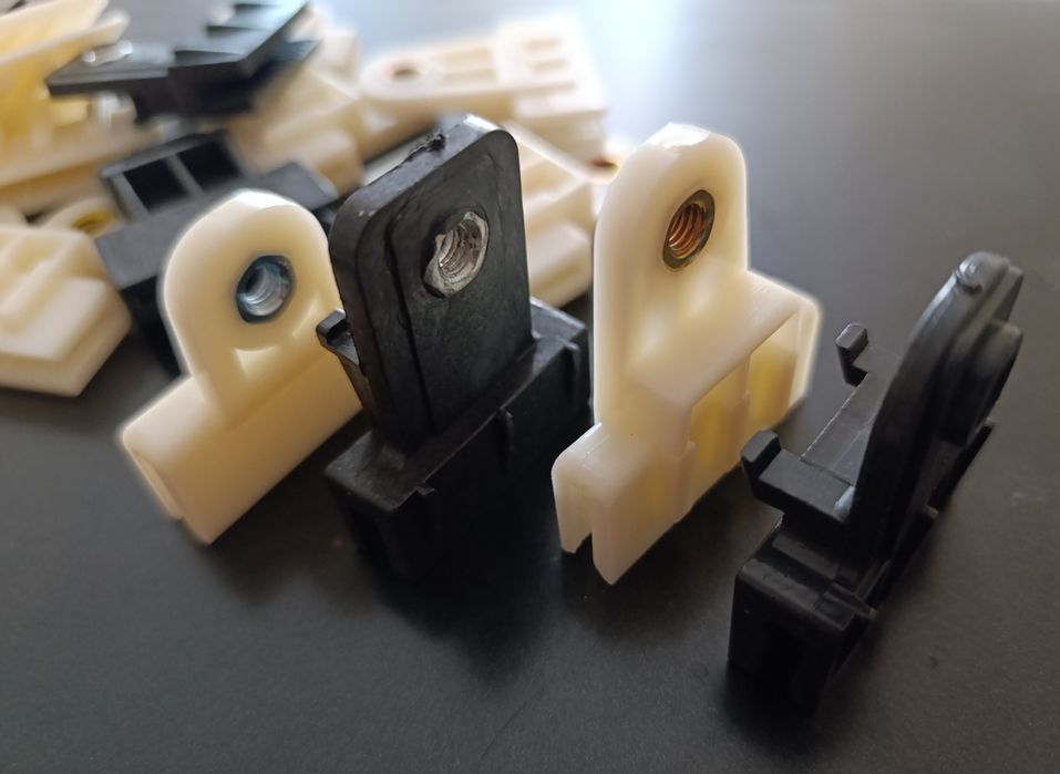 Держатель стекла, стеклоподъёмника автомобиля