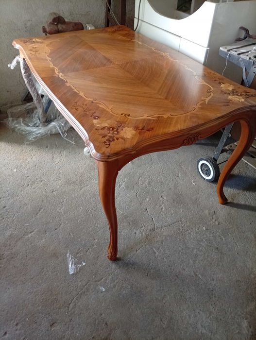 Уникална холна маса