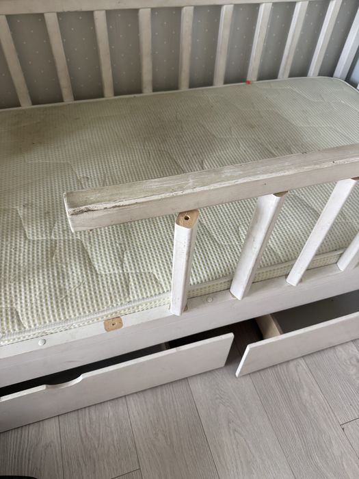 Продам двухэтажную кровать