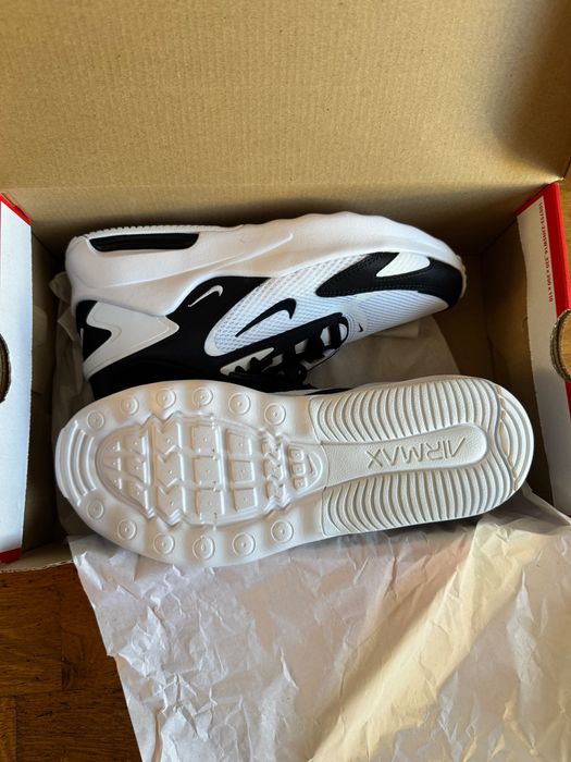 Маратонки NIKE AIR MAX BOLT черно с бяло .