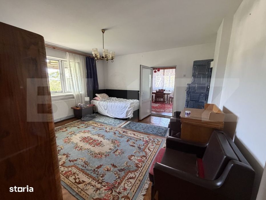 Casa de vanzare, 5 camere si un teren de 500 mp