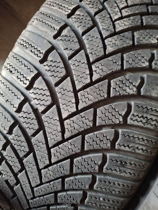 2 Anvelope de iarnă 235 55 r17 Bridgestone