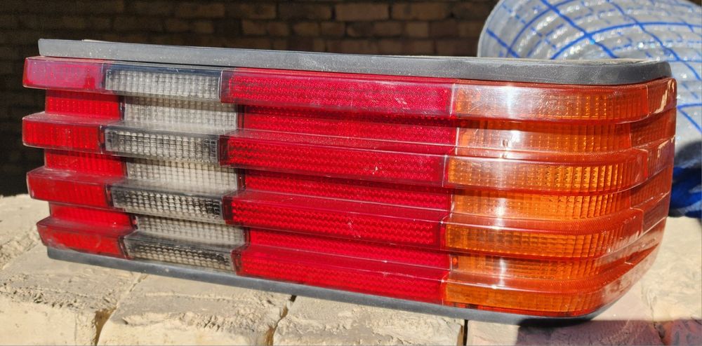 Продаётся задний стоп от мерседес 126