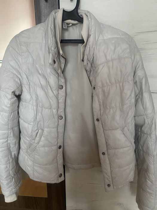 Пролетно яке  изкключително запазено