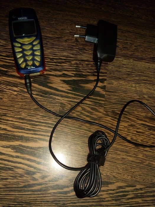 Зарядно за Nokia, Siemens, Motorola, стари телефони за части
