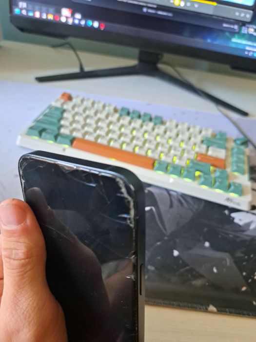 Смратфон iphone 13