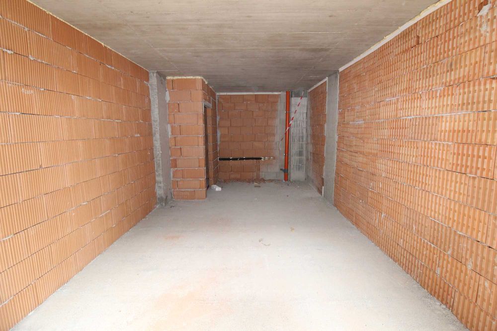 Продава се Двустаен апартамент в Пловдив, Тракия - 72 кв.м за 897 €/кв.м - Снимка #1