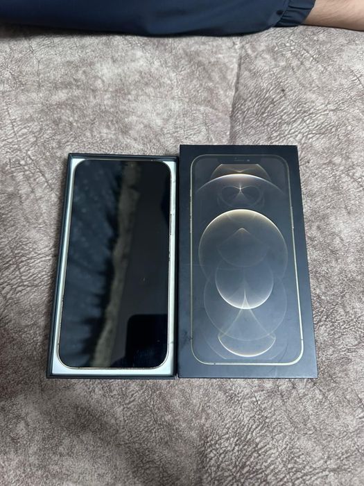 Продаётся айфон 12 про мах