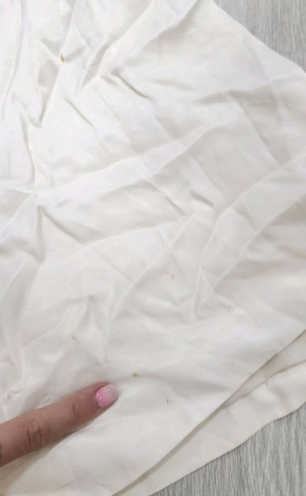 Кремава копринена рокля Zara с прегъваща талия за официалн