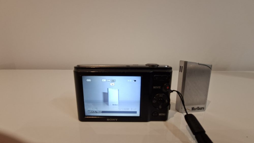 цифров фотоапарат Sony DSC-W810+резервна батерия
