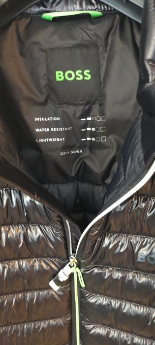 Vând vestă cu puf originală Hugo Boss